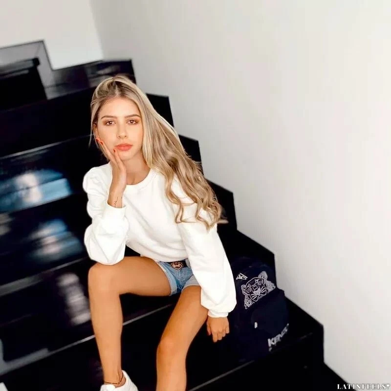 Alejandra Profile image 3