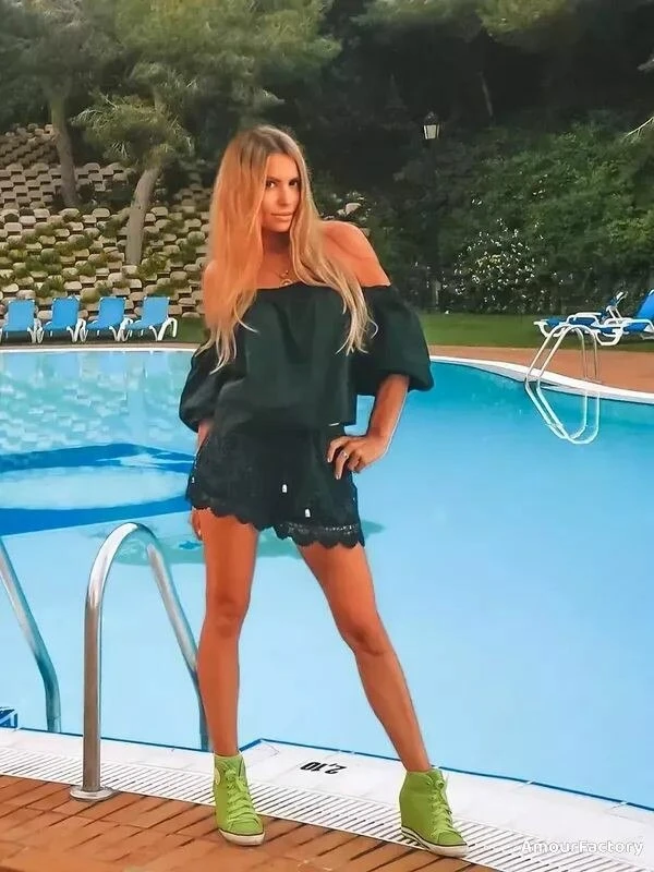 Elizabeth Profile image 1